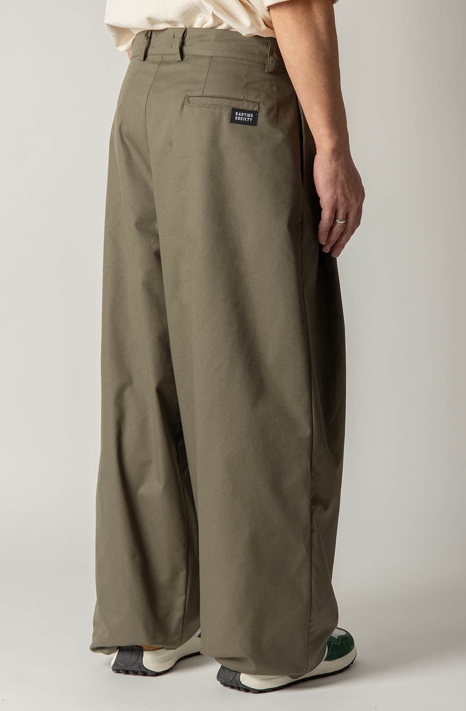 Pantalon militaire à jambe large de Norvège