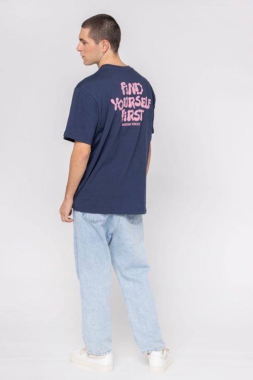 Camiseta Find Yourself Navy